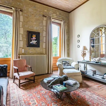 Un Mix Dei Pezzi Migliori Di Un Castello E Una Villa Holiday home